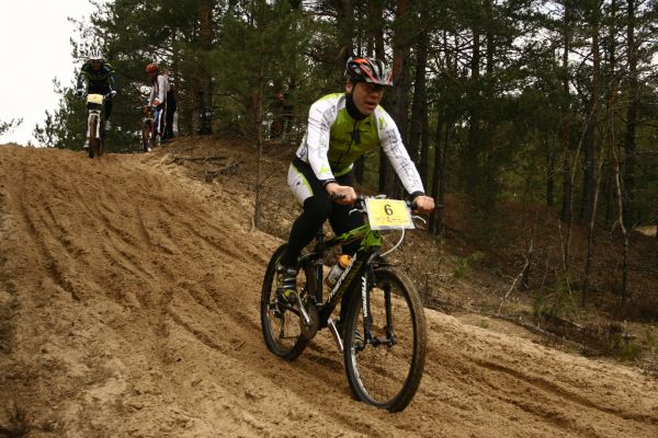 velo-saciksu-sezona-atklata-balozu-velokrosa-pirmais-posms-nosledzies