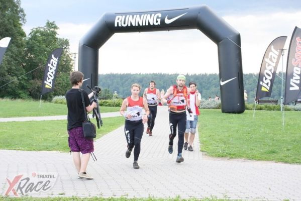 nosledzies-x-race-3posms-einsteina-uzdevumi-veldzejosas-peldes-un-tela-lieluma-suni
