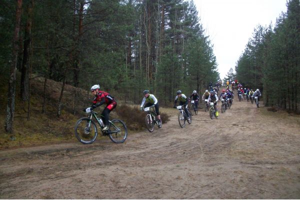 gandrs-merida-velo-komanda-ar-panakumiem-uzsak-velo-sezonu