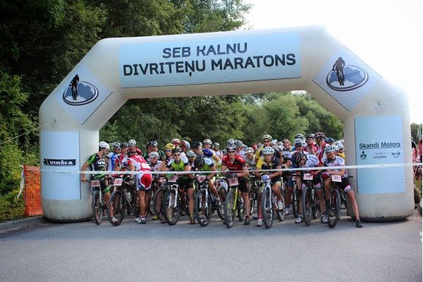 ieklustot-labako-desmitnieka-gandrs-merida-velo-komanda-aizvada-seb-mtb-maratona-4posmu-cesis-3