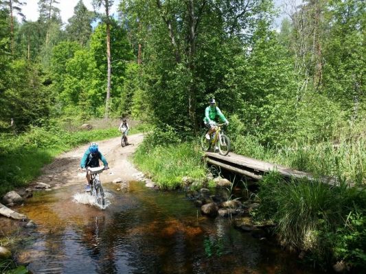 moza-gaisotne-aizvadits-gandra-25-gadu-dzimsanas-dienai-par-godu-rikotais-velo-izbrauciens-valmieras-apkaime-3