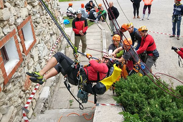 22gandrs-atbalstitie-kapeji-iegust-1vietu-atklatajas-alpinisma-sacensibas