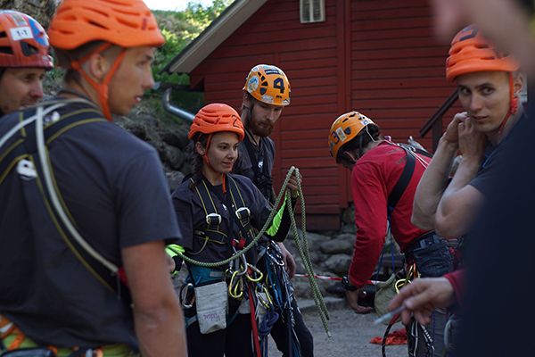 gandrs-atbalstitie-kapeji-iegust-1vietu-atklatajas-alpinisma-sacensibas3